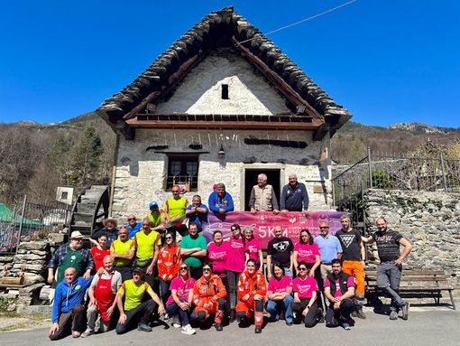 Druogno in rosa: oltre 5.000 euro per la ricerca sul cancro con “Just The Woman I Am” FOTO
