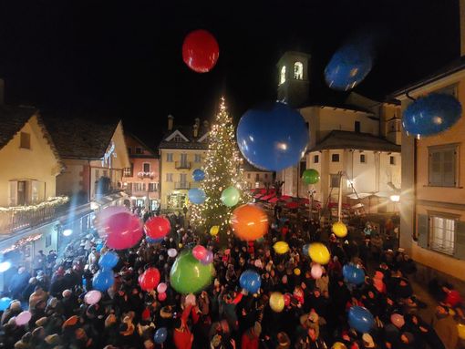 iniziati i Mercatini di Natale di Santa Maria FOTO iniziati i Mercatini di Natale di Santa Maria FOTO