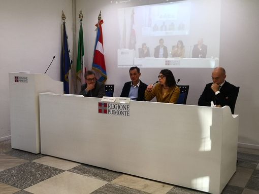 Parità di genere: quando la discriminazione non fa notizia, ma si nasconde già nei titoli di giornale