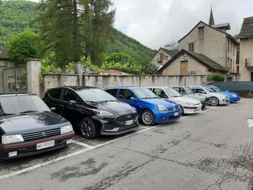 Successo per il raduno delle auto sportive a Malesco FOTO