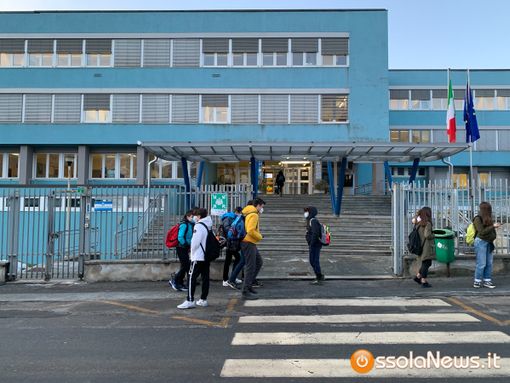 Anche l'Itis Marconi Galletti Einaudi alla caccia ai Muoni Anche l'Itis Marconi Galletti Einaudi alla caccia ai Muoni