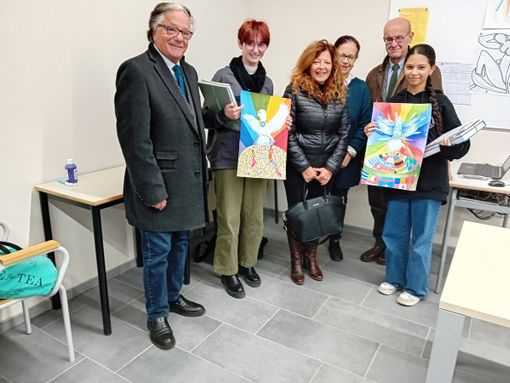 &quot;Un poster per la pace&quot;: le alunne vincitrici del concorso del Lions Club