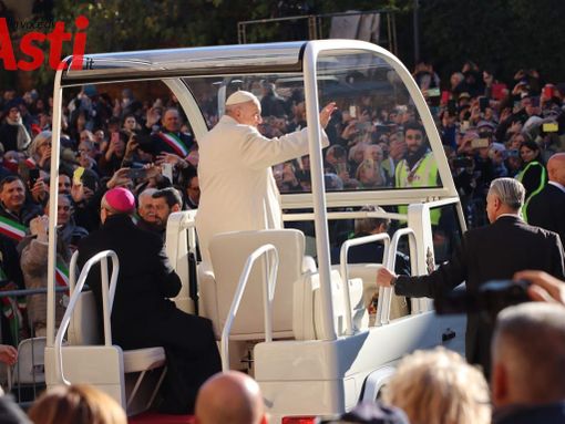 Vescovo di Novara: “grande dolore per la morte del papa”