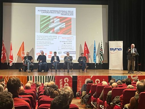 L'assemblea dei lavoratori frontalieri organizzata dai sindacati al Teatro Nuovo di Varese L'assemblea dei lavoratori frontalieri organizzata dai sindacati al Teatro Nuovo di Varese