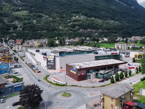 Il 25-26 settembre e 2-3 ottobre all’Ossola Outdoor Center arriva 'Raddoppia Lo Shopping' Il 25-26 settembre e 2-3 ottobre all’Ossola Outdoor Center arriva 'Raddoppia Lo Shopping'