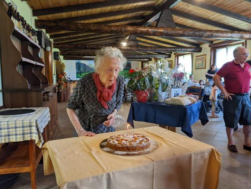 Cento candeline per Innocenza Antonini Cento candeline per Innocenza Antonini