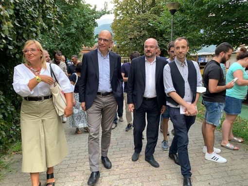 Letta: ''Da Villa parte una sfida fondamentale per la Costituzione e per il nostro Paese'' Letta: ''Da Villa parte una sfida fondamentale per la Costituzione e per il nostro Paese''