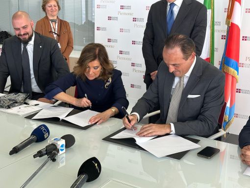 Semplificare per migliorare la vita di imprese e cittadini: firmato protocollo tra Regione Piemonte e Governo Semplificare per migliorare la vita di imprese e cittadini: firmato protocollo tra Regione Piemonte e Governo