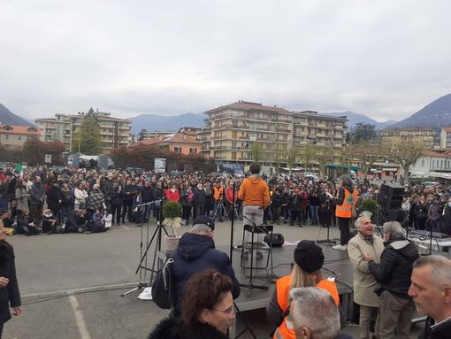 Manifestazione no-vax a Verbania, anche Italia Viva condanna l'iniziativa