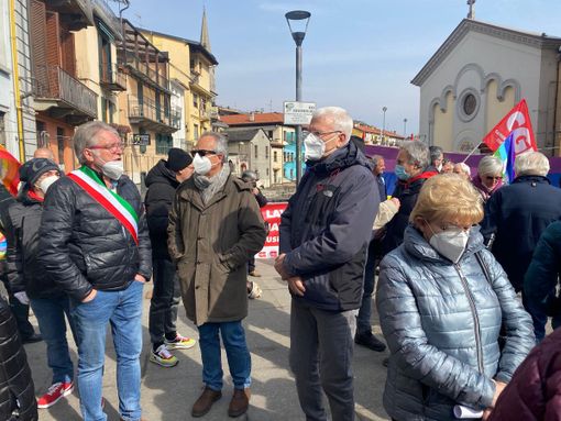 In 200 alla manifestazione promossa dal Comitato per la Pace del Vco In 200 alla manifestazione promossa dal Comitato per la Pace del Vco