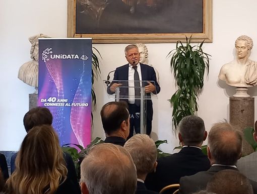 Unidata festeggia 40 anni, completato il cavo sottomarino Unitirreno Unidata festeggia 40 anni, completato il cavo sottomarino Unitirreno