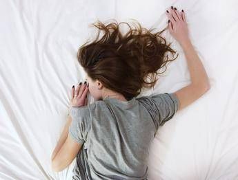 Più stanchi a primavera? La scienza indaga sulla 'spring fatigue', esiste o no?