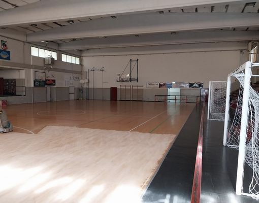 Domo, lavori alla palestra del Liceo Spezia per ripristinare la pavimentazione