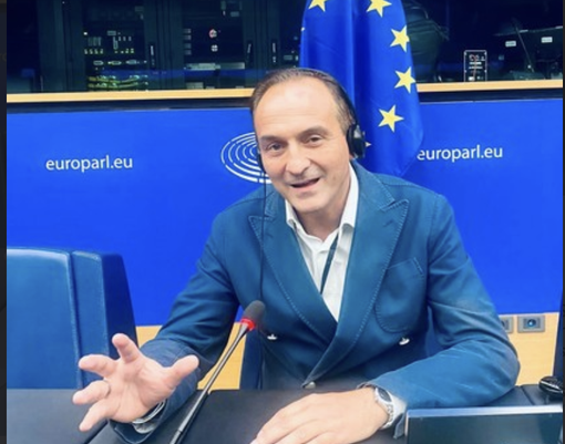 Cirio sorride a Meloni: “Ora avanti con l’autonomia. Il Piemonte? Oggi si è svegliato più forte di prima” Cirio sorride a Meloni: “Ora avanti con l’autonomia. Il Piemonte? Oggi si è svegliato più forte di prima”