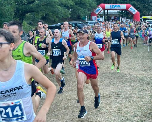 Ad Alessia Pozzi e Valentino Zanoli il trofeo del donatore Avis 2024 Ad Alessia Pozzi e Valentino Zanoli il trofeo del donatore Avis 2024