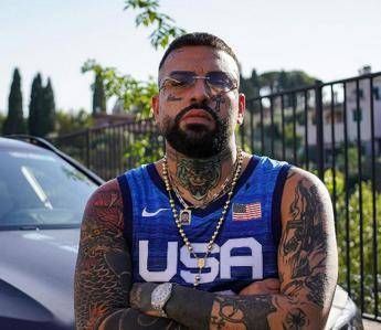 Niko Pandetta lascia il carcere, il video su Tik Tok: "Finalmente liberi"