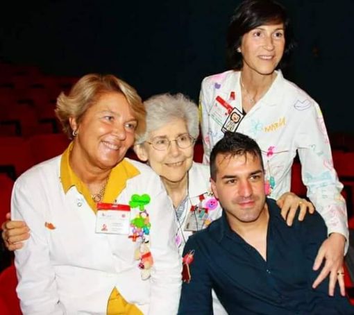 Il Cantante della Solidarietà dona presidi sanitari per i pazienti oncologici del Vco Il Cantante della Solidarietà dona presidi sanitari per i pazienti oncologici del Vco