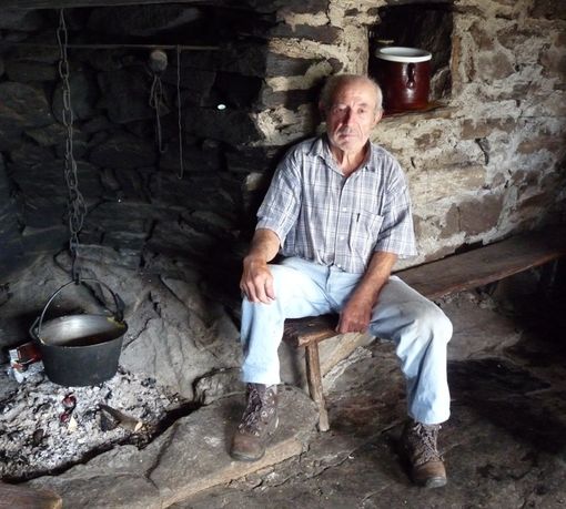 È in vendita 'Vicende d’Anzasca: il sale della fatica', il nuovo libro di Marco Sonzogni