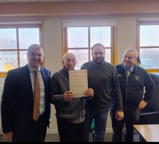 Si chiude il "Tavolo poste": il presidente Lana ringrazia il sindacalista Antonio Bevilacqua Si chiude il "Tavolo poste": il presidente Lana ringrazia il sindacalista Antonio Bevilacqua