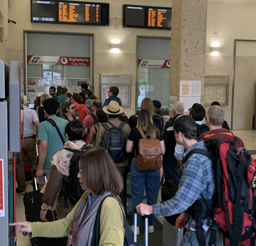 Stop ai treni tra Domo e Stresa, caos in stazione