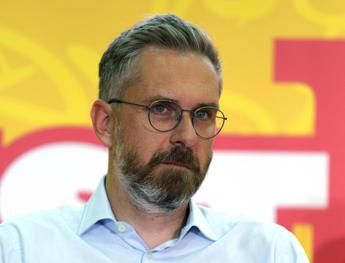 Scontri a Bologna, la denuncia del sindaco: &quot;Atti vandalici contro Sinagoga&quot;