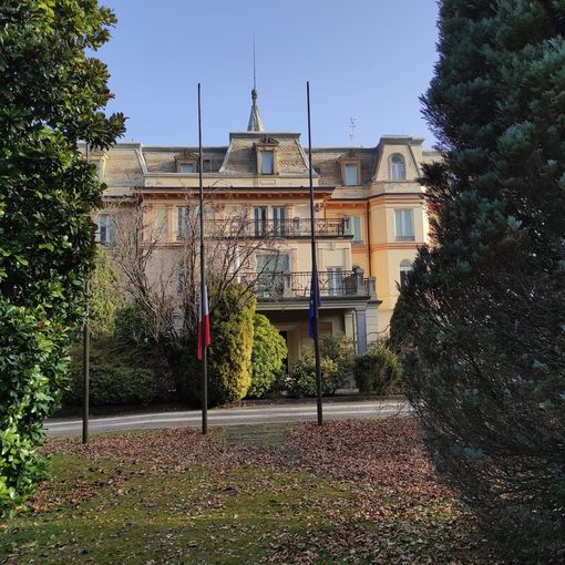 Bandiere a mezz’asta in Prefettura per l'ambasciatore Attanasio e il carabiniere Iacovacci