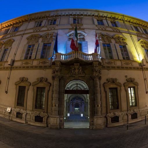Un faro blu sui diritti di infanzia e adolescenza