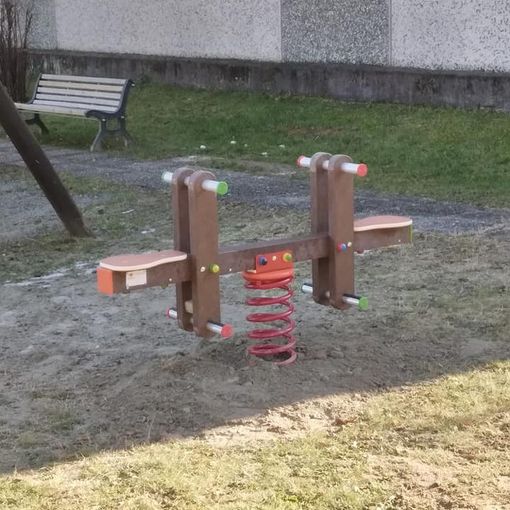Montati i nuovi giochi al parco di Piedimulera
