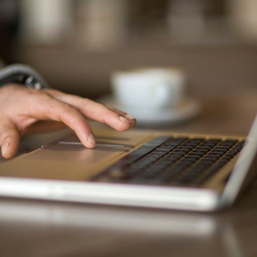 Cresce in Svizzera la discriminazione razziale, specie sul web
