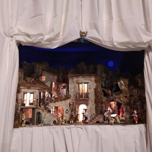 La Collegiata accoglie il presepe di Fara Novarese