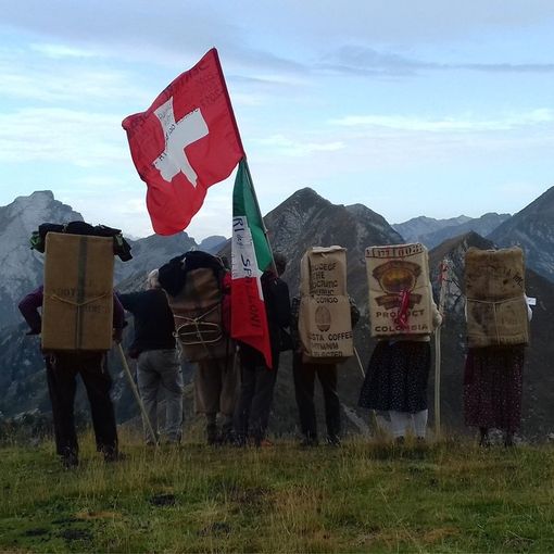 Tornano le camminate senza frontiere sui sentieri degli spalloni