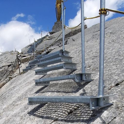 Cento scalini verso il cielo e tentativo di record sulla salita Macugnaga-Passo del Moro