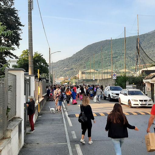 Primo giorno di scuola senza intoppi nelle scuole domesi FOTO E VIDEO