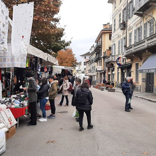 Domodossola, il Comune: “Dagli operatori scarso interesse nei confronti dei mercati straordinari di Natale”