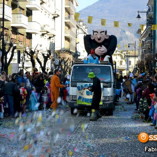 Domodossola prepara il Carnevale: la consegna delle chiavi sul balcone del Comune