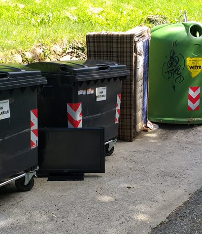 Ingombranti abbandonati a Baceno, il sindaco: &quot;Gentile utente ti consegnerò personalmente il verbale!&quot;