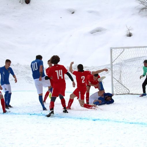 Macugnaga, l’Italia vince il torneo di calcio internazionale sulla neve