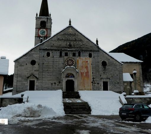La chiesa di Baceno il giorno dopo la nevicata