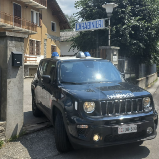 Tenta il suicidio con i gas di scarico dell'auto, salvato dai Carabinieri di Santa Maria