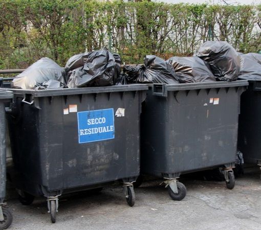 Sì all'aumento della tassa rifiuti. Ritocco pesante per alcuni settori