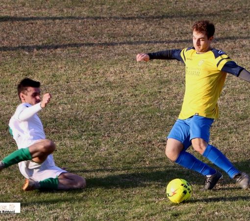 Seconda Categoria, Esio a valanga e sempre più in fuga