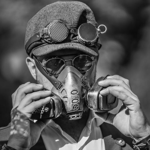 Max Stringara e la sua fedele Nikon stasera a La Cinefoto