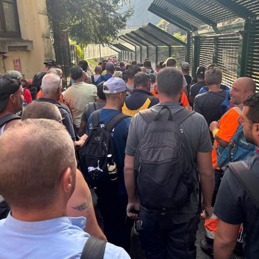 Protestano i frontalieri per la situazione di disagio a Iselle  FOTO