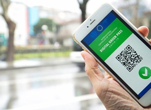 Green pass falsi a 100 euro, su Telegram la truffa per chi non si vuole vaccinare