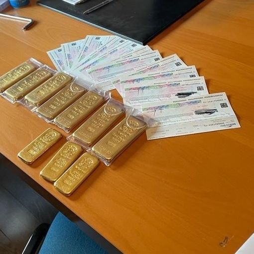 Frode fiscale su prodotti petroliferi, laGdF sequestra lingotti d’oro e contante per oltre 1 milione di euro