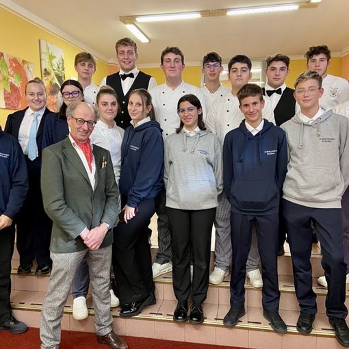 Michil Costa all'Alberghiero Rosmini (foto tratta dal sito dell'istituto)