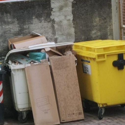 Disservizi nella raccolta rifiuti a Domodossola: la segnalazione dei residenti