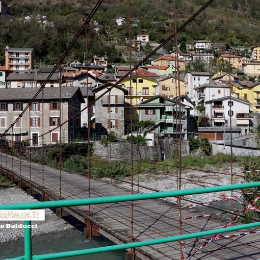 Cinque giorni di lavoro e la passerella sull'Ovesca tornerà sicura