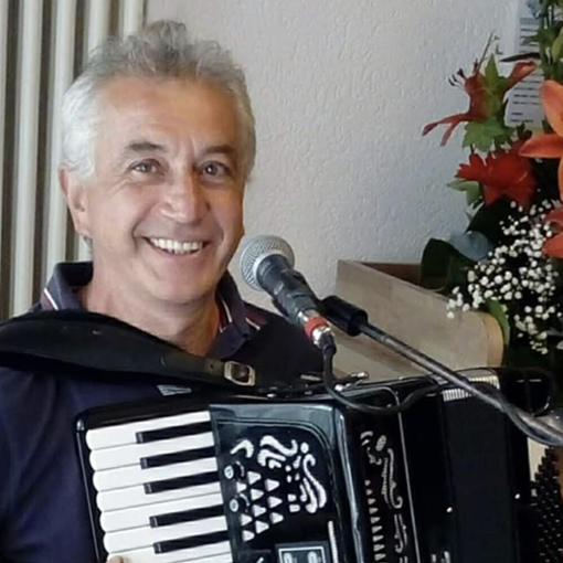 Le note della fisarmonica di Sergio Scappini per ricordare il musicista di Malesco Roberto De Ambrosis