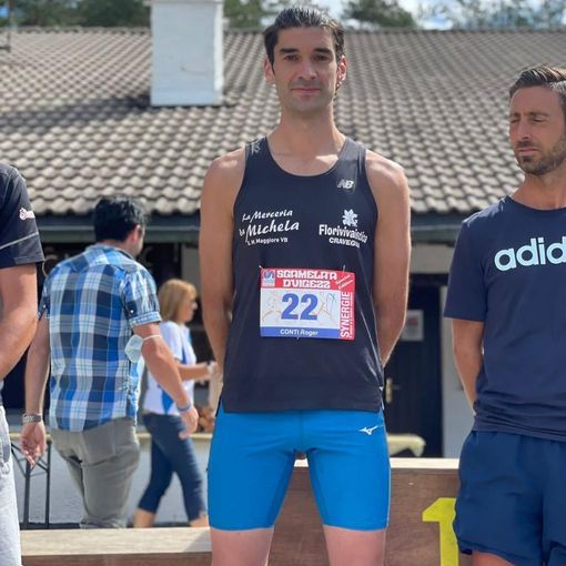 Roger Conti è stato il primo vigezzino a tagliare il traguardo alla storica Sgamelàa d'Vigezz